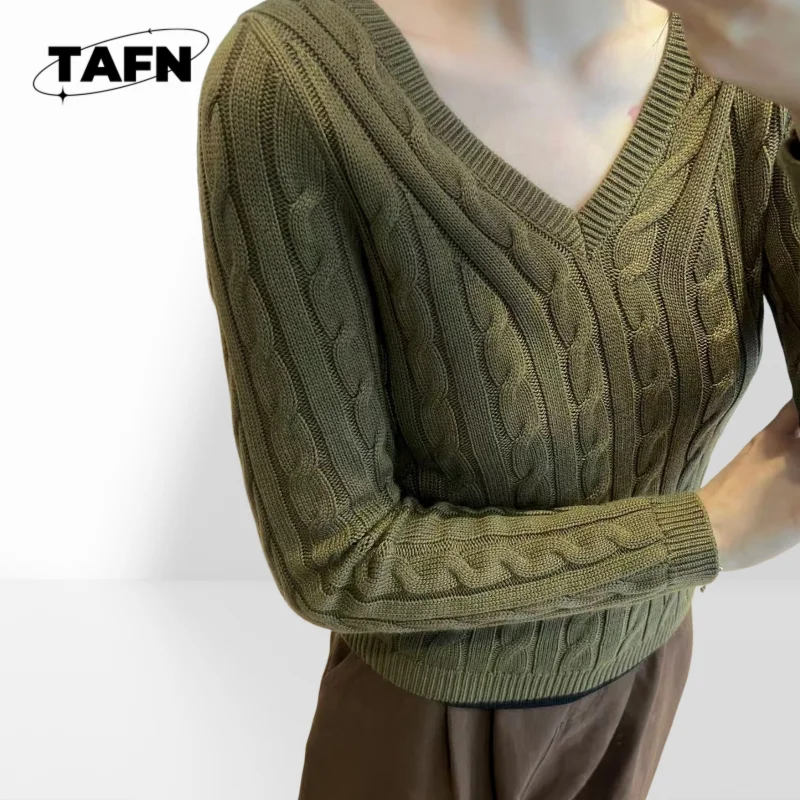 Colorful Pattern Knit Sweater for Women, Unique & Fun Design for Winter Cashmere Sweater Elegant and Comfortable AH2206