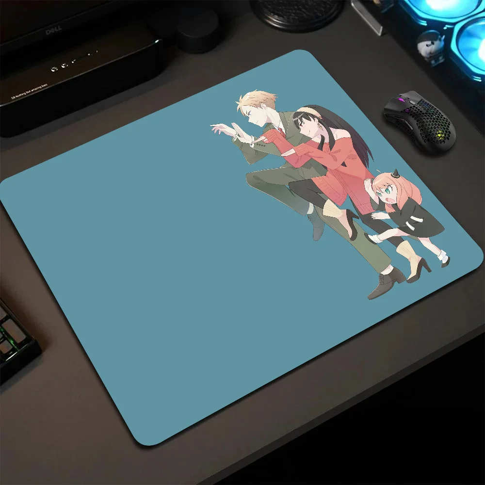 

Anime Spy X Familys Cute Kawaii Mousepad Small LockEdge Mouse Pad For Gamers Computer Desk Pad Anti-slip Rubber