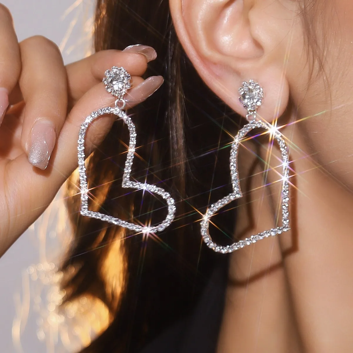 Town card, Valentine's Day luxury super flash crystal geometric hollow love earrings, women's birthday party earrings