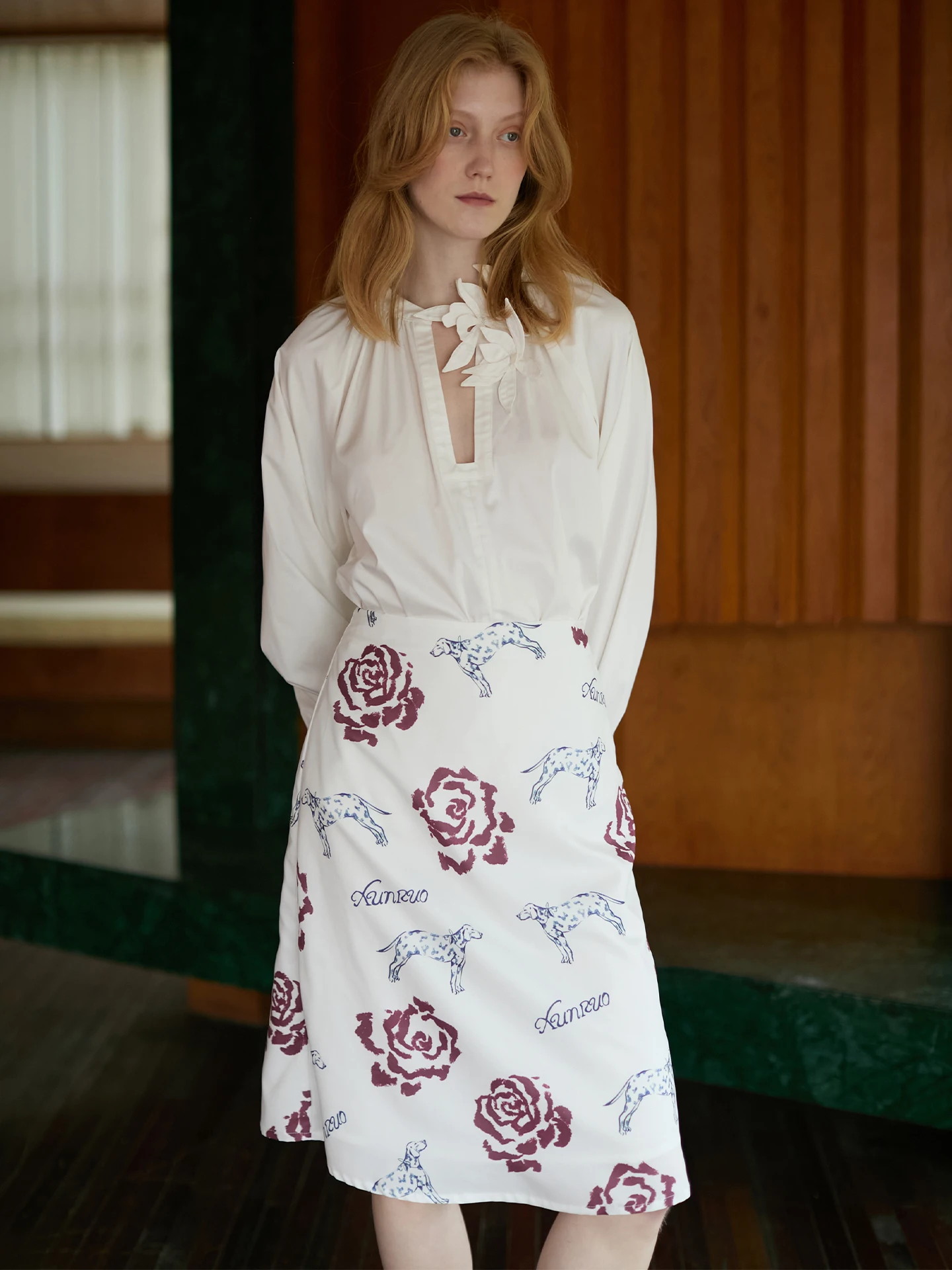 

Блузка Xunruo с длинным рукавом, белая, с цветочным декором ручной работы, свободного кроя, художественная, женская, премиум-класса