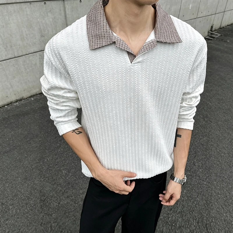 Herren-Polohemd mit Textur, langen Ärmeln, Kontrastkragen im Karomuster, lockere Passform, vertikale Streifen, Strickoberteil, lässiger Stil, Streetwear, für den täglichen Gebrauch. – Detail 17