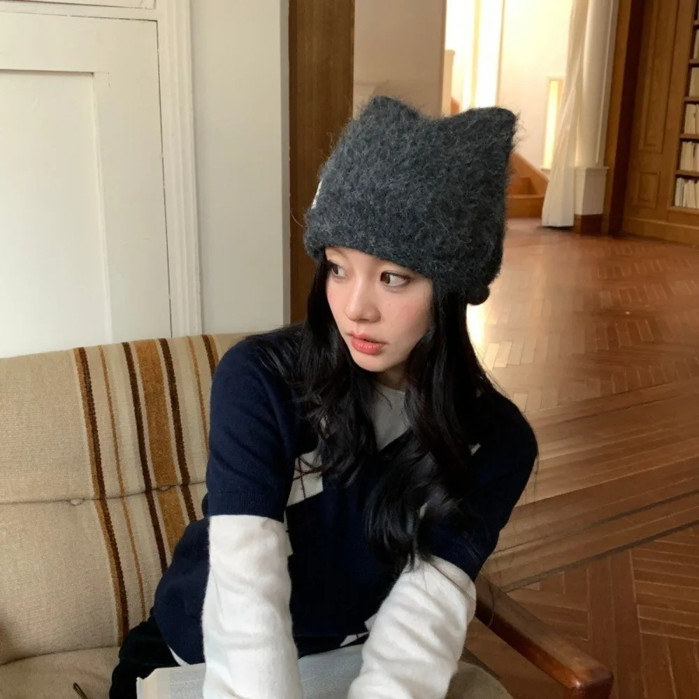 Polyester Fuzzy Knitted Beanie Large Head 56cm to 58cm Pointed Top Hat Stretchy Solid Color Warm Winter Beanie Daily Wear