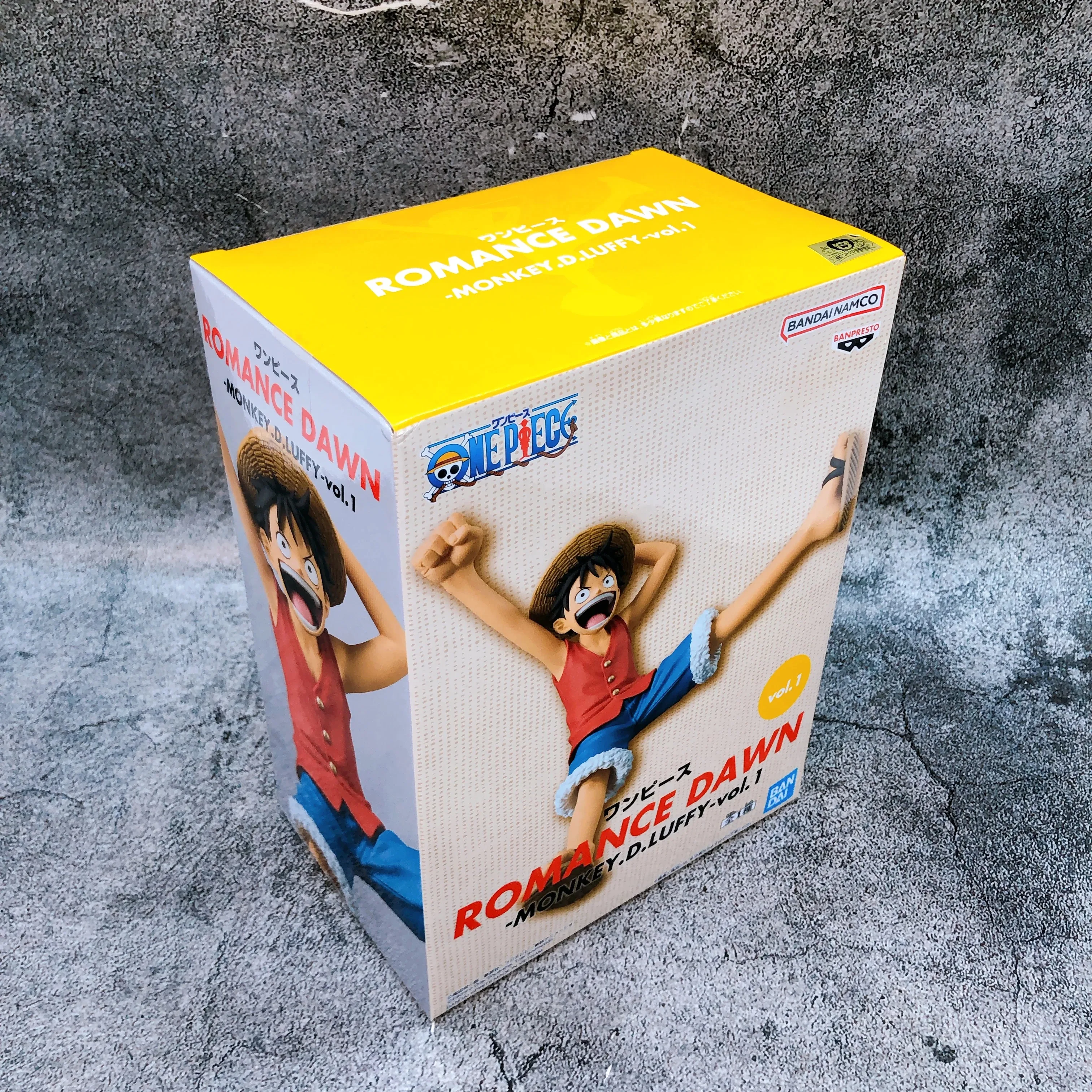 Em Estoque Original BANPRESTO ROMANCE DAWN ONE PIECE MONKEY.D.LUFFY Vol.1 Vol.2 Figura Modelo Brinquedo Boneco GUYs Comics Games