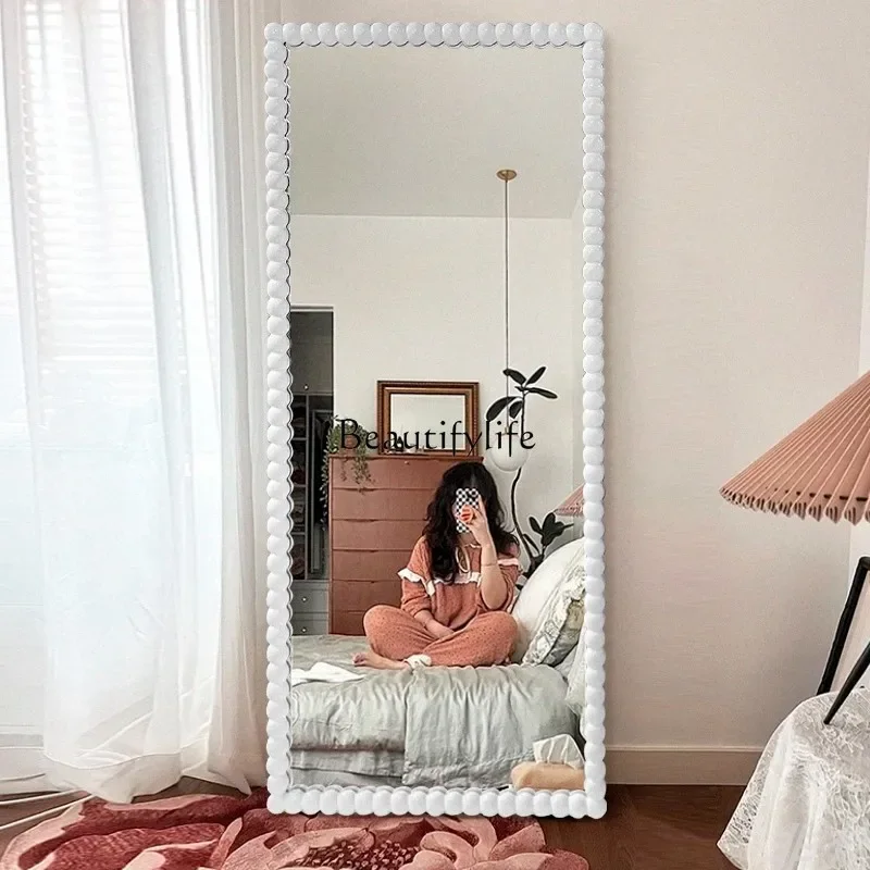 04*Internet celebrity floor-to-ceiling French clothing wall-mounted ins style home cream style wall