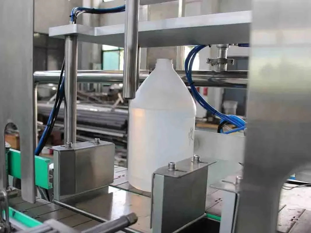 Automatic Jerrycan Filler Capper 5L 10L for Engine Oil Liquid Oil ADblue Filling Machine High Speed Custom