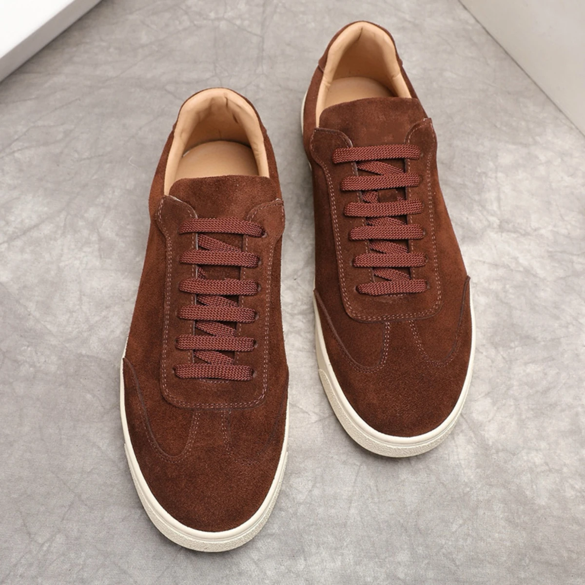 

Мужские повседневные кроссовки из натуральной замши и кожи, массивные ретро-кеды в немецком стиле, универсальные дышащие белые кроссовки