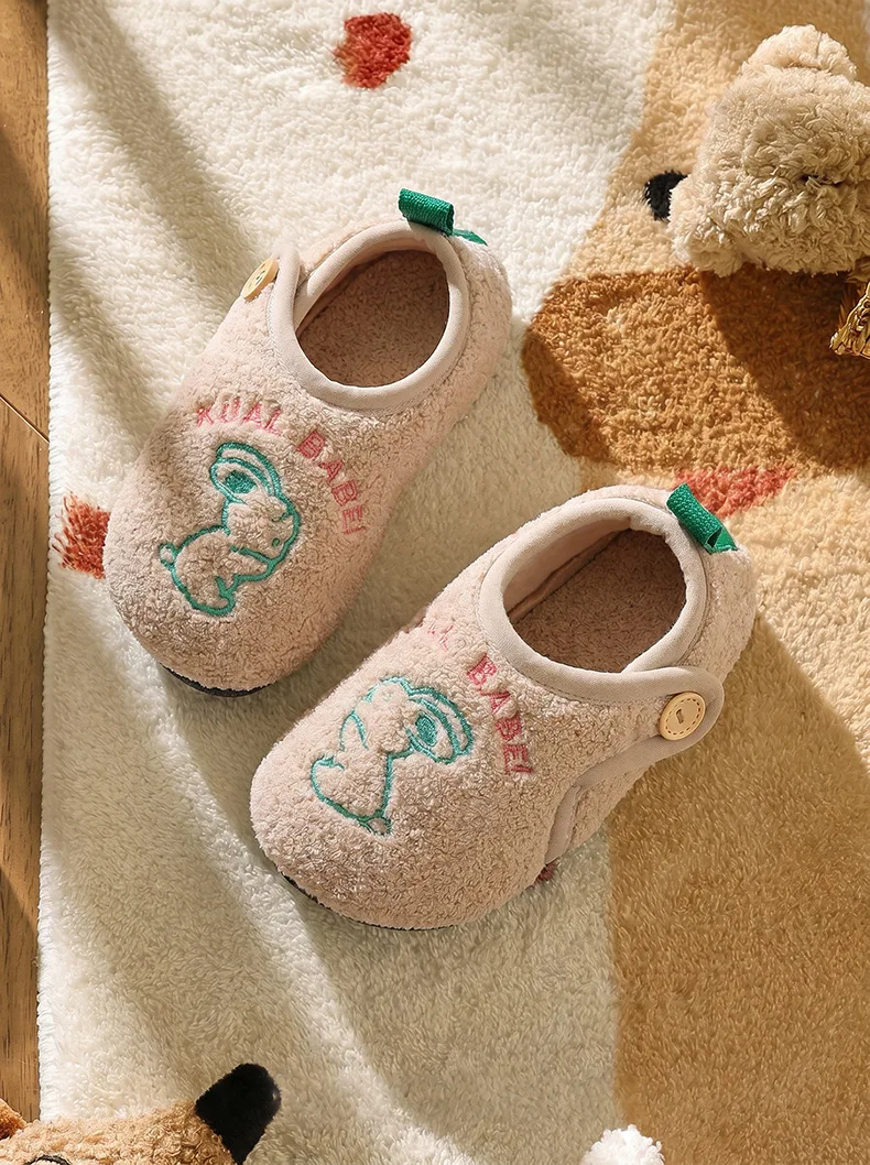 Kinder-Baumwollpantoffeln, Einfarbige Warme Winter-Hausschuhe für Jungen und Mädchen, Plüsch-Bodenschuhe, Weiche Sohle, Rutschfeste Baumwollschuhe für Drinnen – Detail 6