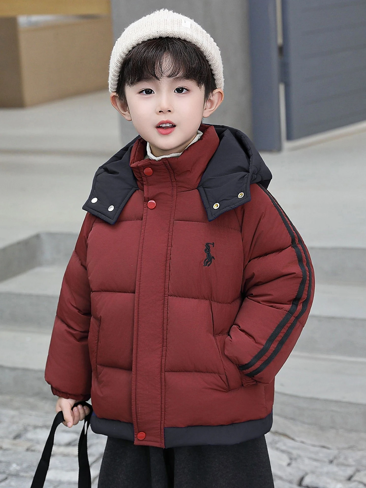 

Boys Thickened down Cotton Jacket Winter Warm Outerwear Standard Fit Home Wear Long Sleeve Zipper Closure Hooded Youth Fashion