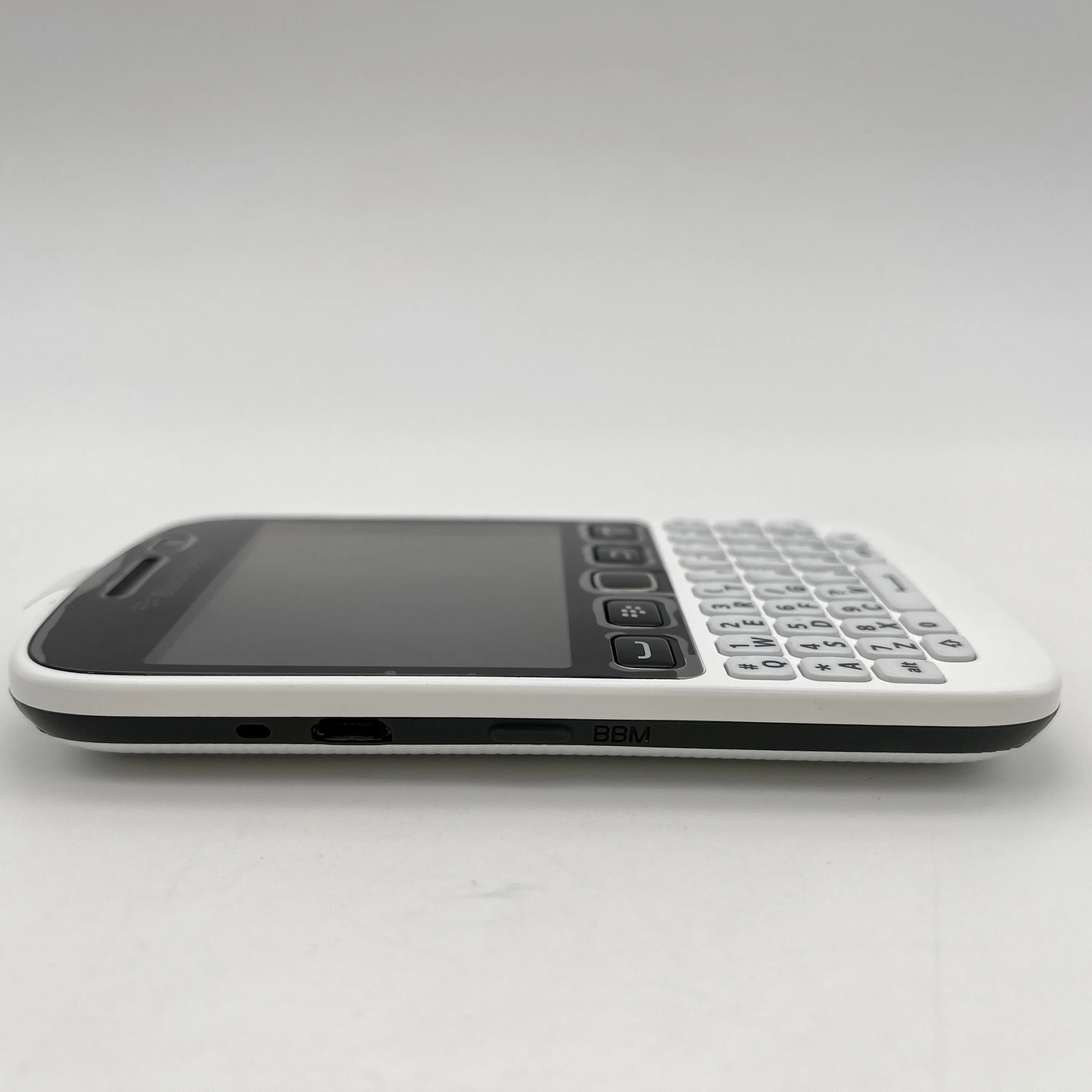 Blackberry 9720 2G/3G الهاتف المحمول الأصلي 2.8 ''5.0MP QWERTY WiFi بلوتوث الهاتف المحمول BlackBerryOS الهاتف الذكي