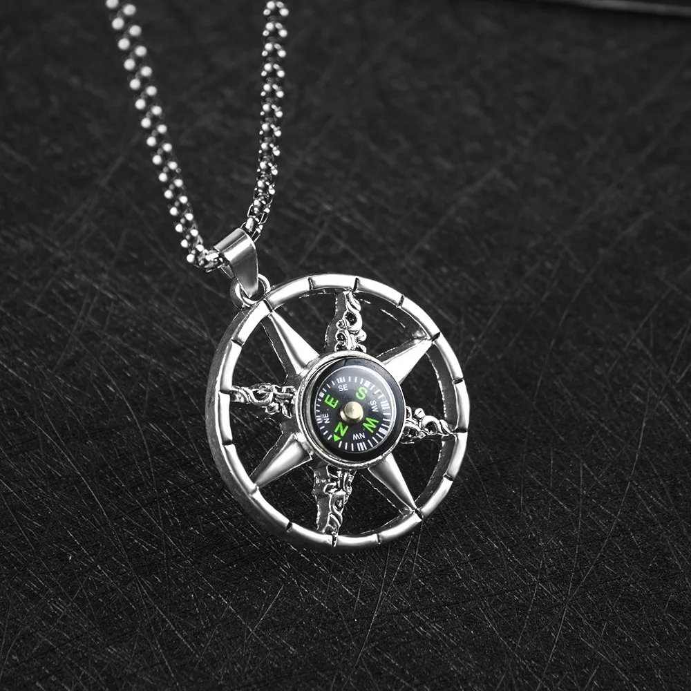 

Compass Necklace Boys Hip Hop Pendant Personality Tide Men's Long Pendant Titanium Steel Ornaments Beautiful Personality Charm