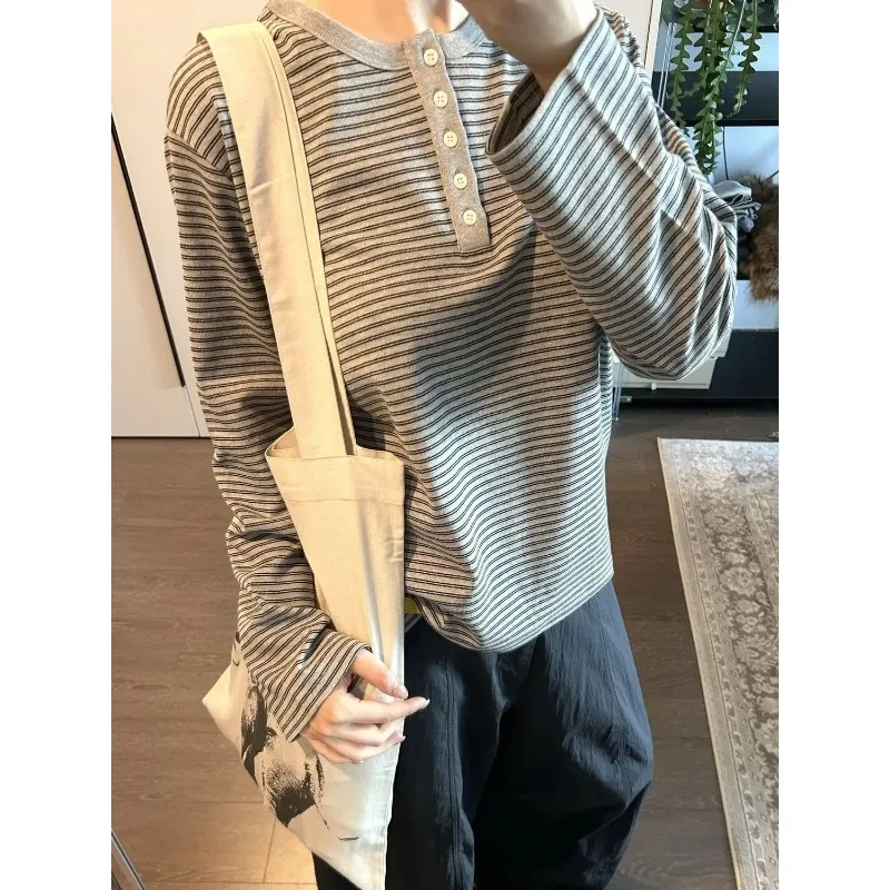 Round Neck Long-sleeved Striped Henley Shirt Korean Style Long-sleeved T-shirt Women's Button Spliced   pullover Winter Top
