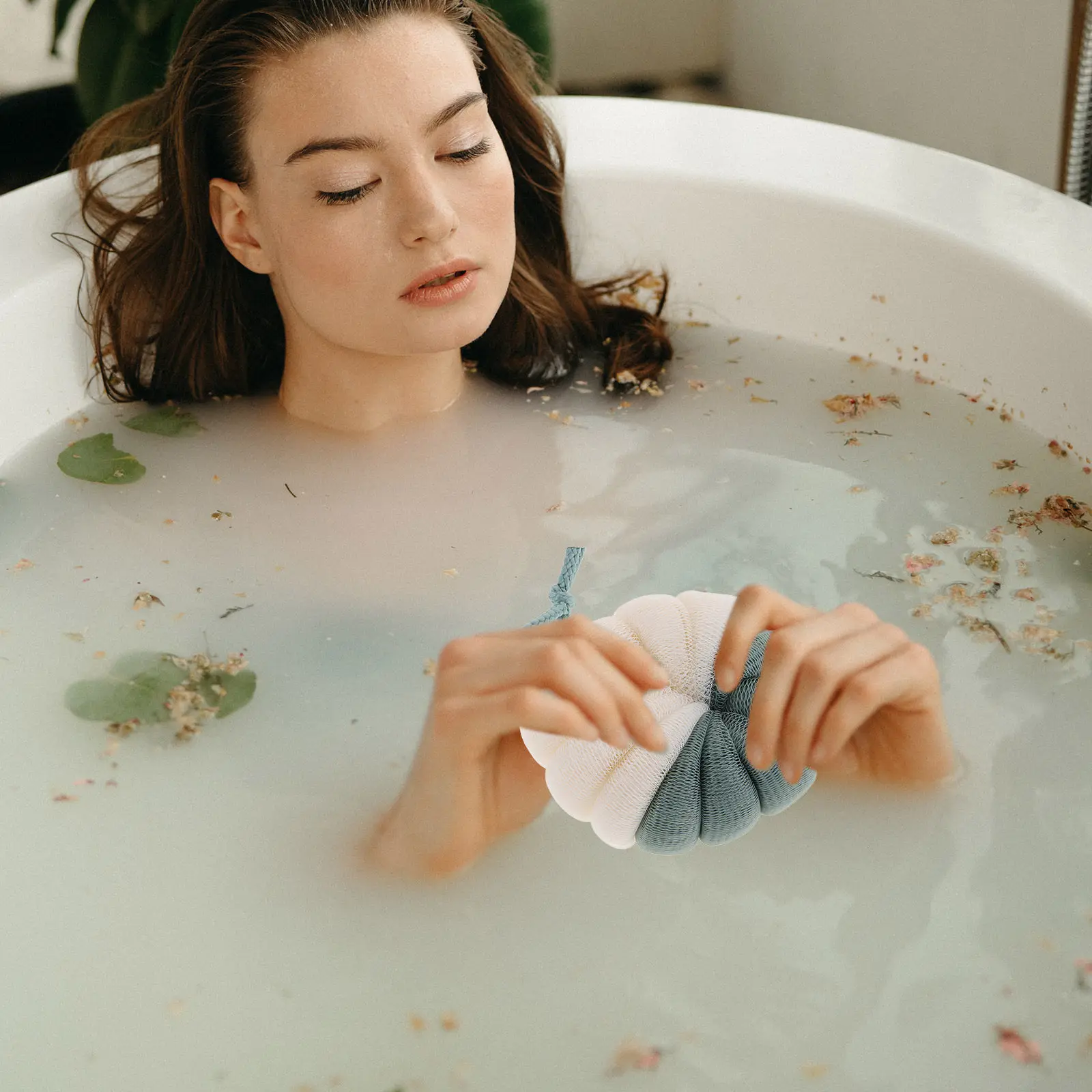 

Набор из 4 двухцветных мочалок-шаров для ванны: густая пена, отшелушивание, бережное очищение кожи, быстросохнущие, с крючком для подвешивания