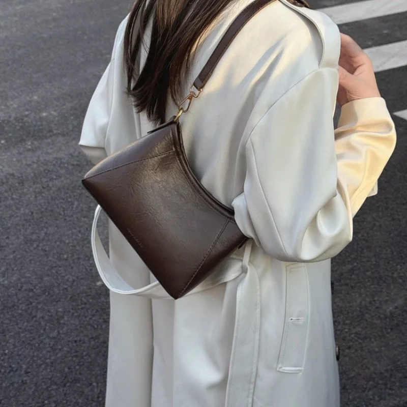 حقيبة يد نسائية عصرية مصنوعة من جلد مارتن المطبوع مع طراز أيرلندا العصري الأنيق وخفيف الوزن للاستخدام اليومي