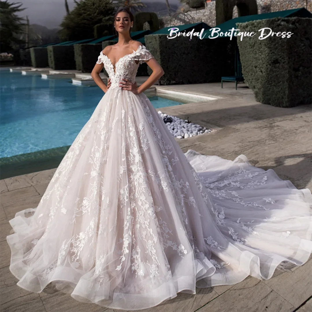 

Customized Gorgeous A Line Lace Wedding Dresses Elegant Appliques Bride Dress Cathedral Train Bridal Gown Plus Size VestidoDe