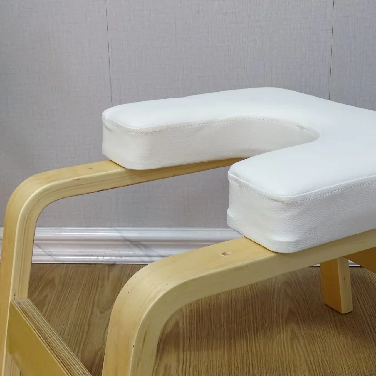 High Quality Kuojie Yoga Mat Inversion Stool Composite Pane Practice Chair Auxiliary Equipment Lightweight Durable Waterproof