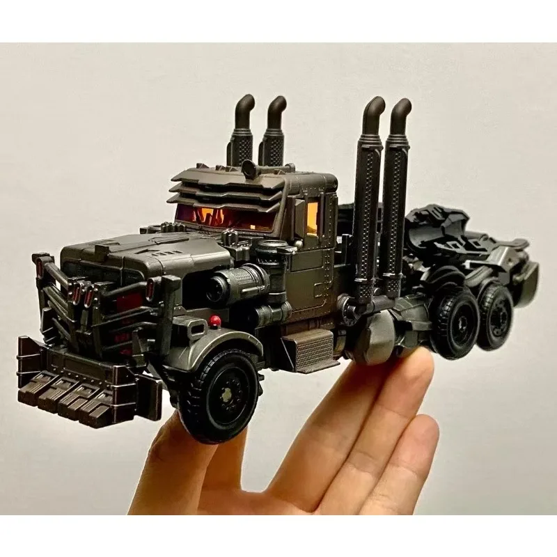 변신 장난감 BAIWEI 스카우지 디스트로이어 TW-1031 영화 버전 TW1031 애니메이션 액션 피규어 로봇 모델 선물 박스 포함