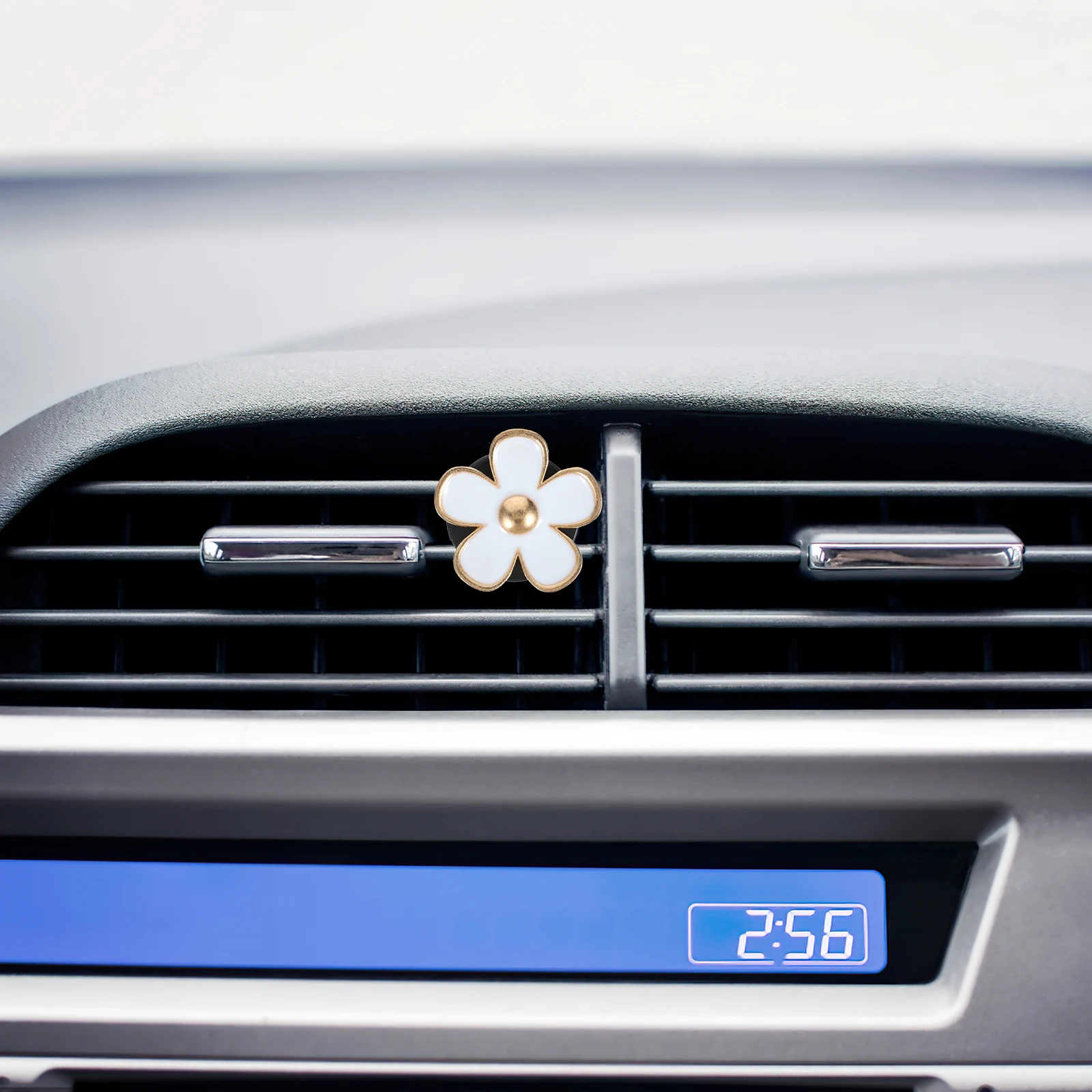 

4pcs Car Air Freshener Vent Clips Diffusers Aroma Ornaments Interior Decor Car Dashboard Decorations Accessories