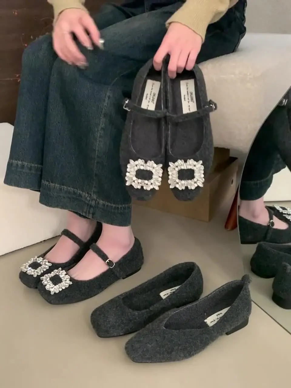 Sepatu sandal wanita kasual persegi kaki dangkal rendah 2025 mewah datar lembut karet PU sepatu Retro sandal datar mewah geser Sha