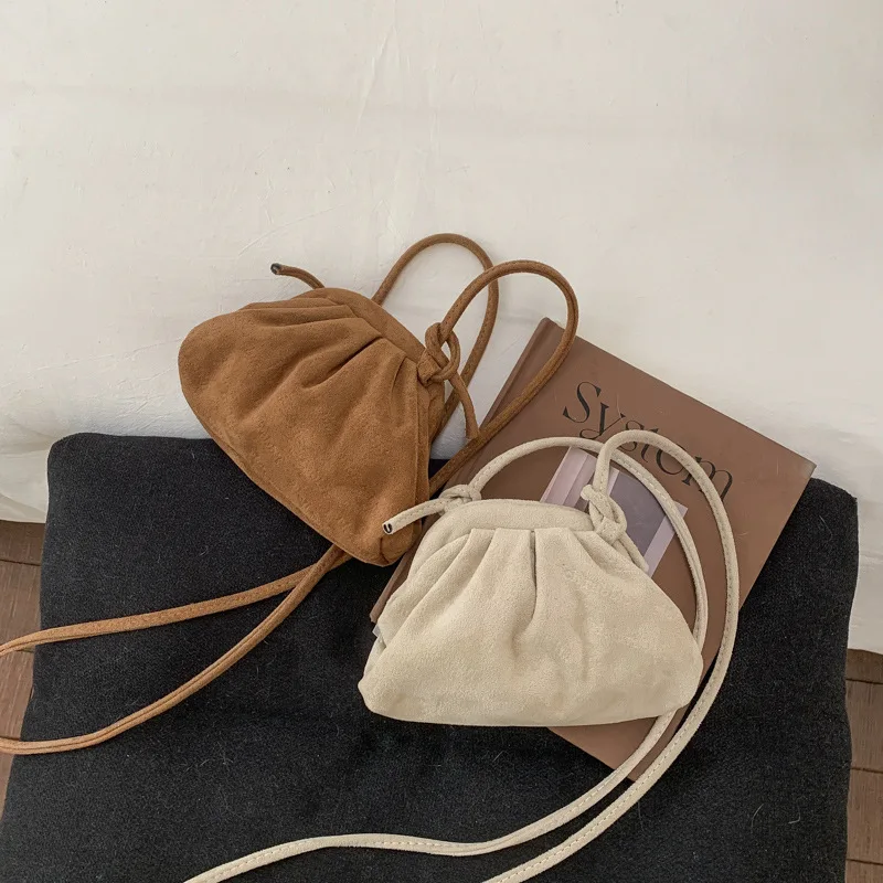 

Модная матовая сумка через плечо для женщин, сумка-кроссбоди в ретро-стиле, маленькая сумочка с уникальным дизайном, универсальная текстурированная сумка для хранения вещей.