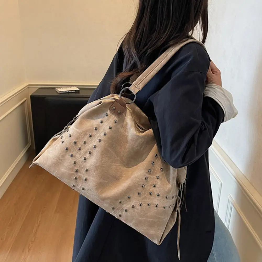 

PU Leather Rivet Shoulder Bags Retro American Style Fashion Design Locomotive Style Underarm Bag Large Capacity Solid Color