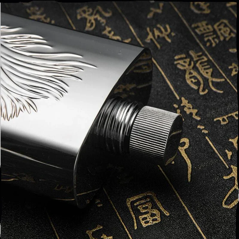 17 Oz Flagon Eagle Pattern Whiskey Wine Pot Flask Stainless Steel Hip Flask Liquor Alcohol Cap Travel Drinkware with Gift Box