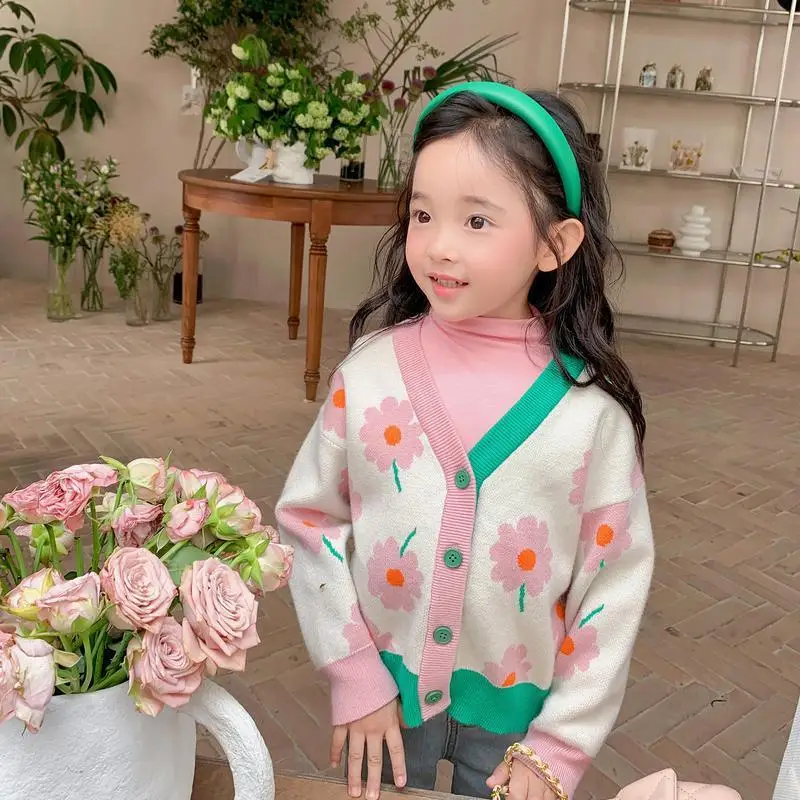 Chaqueta de punto para niñas, nuevo modelo para otoño e invierno, más abrigada y moderna, suéter de punto para niñas, prenda superior para niños.