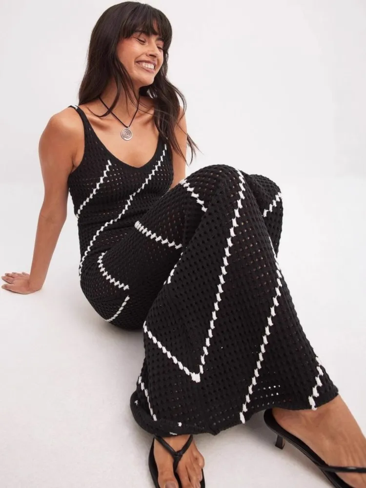 Robe de plage longue en tricot pour femmes, Sexy, ajourée, décolleté en v profond, sans manches, Cover-Up pour Bikini, dos nu, robe de vacances, automne, 2026