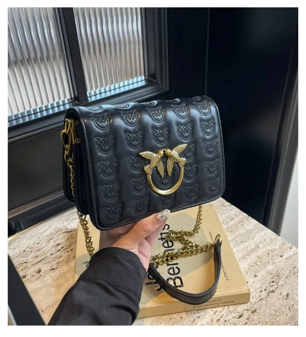

New 2026 fashionable and versatile women's niche crossbody bag, high-end chain shoulder bag, swallows