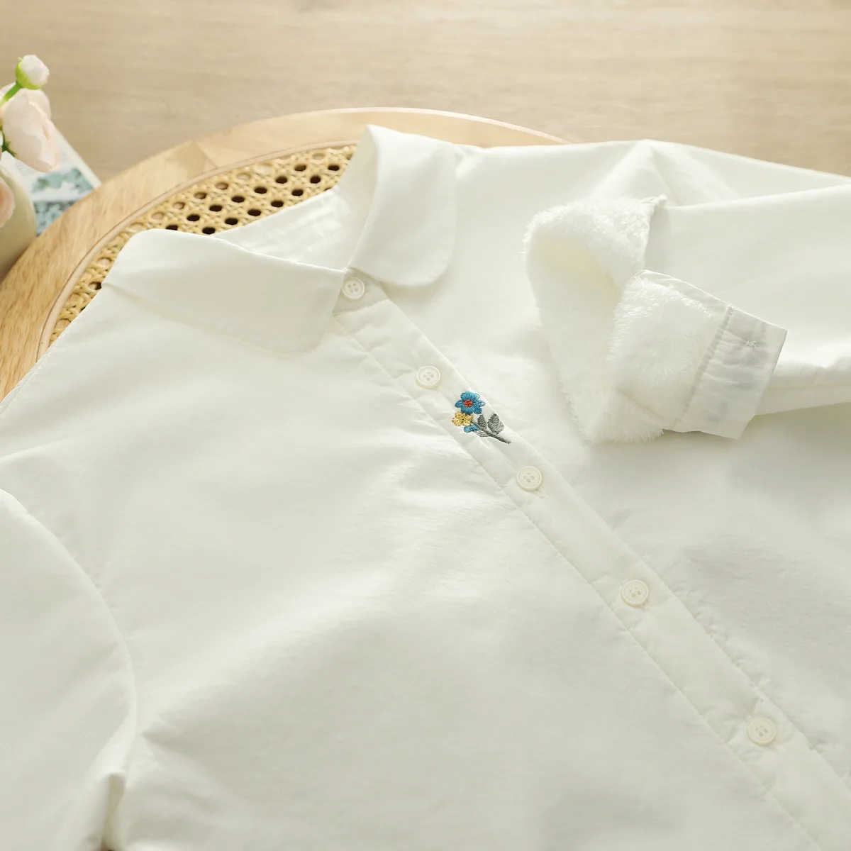 [즉시 배송] 고품질 여성용 면 두꺼운 블라우스 셔츠 2025 겨울 신상 플리스 긴팔 흰색 안감 캐주얼 따뜻한 셔츠