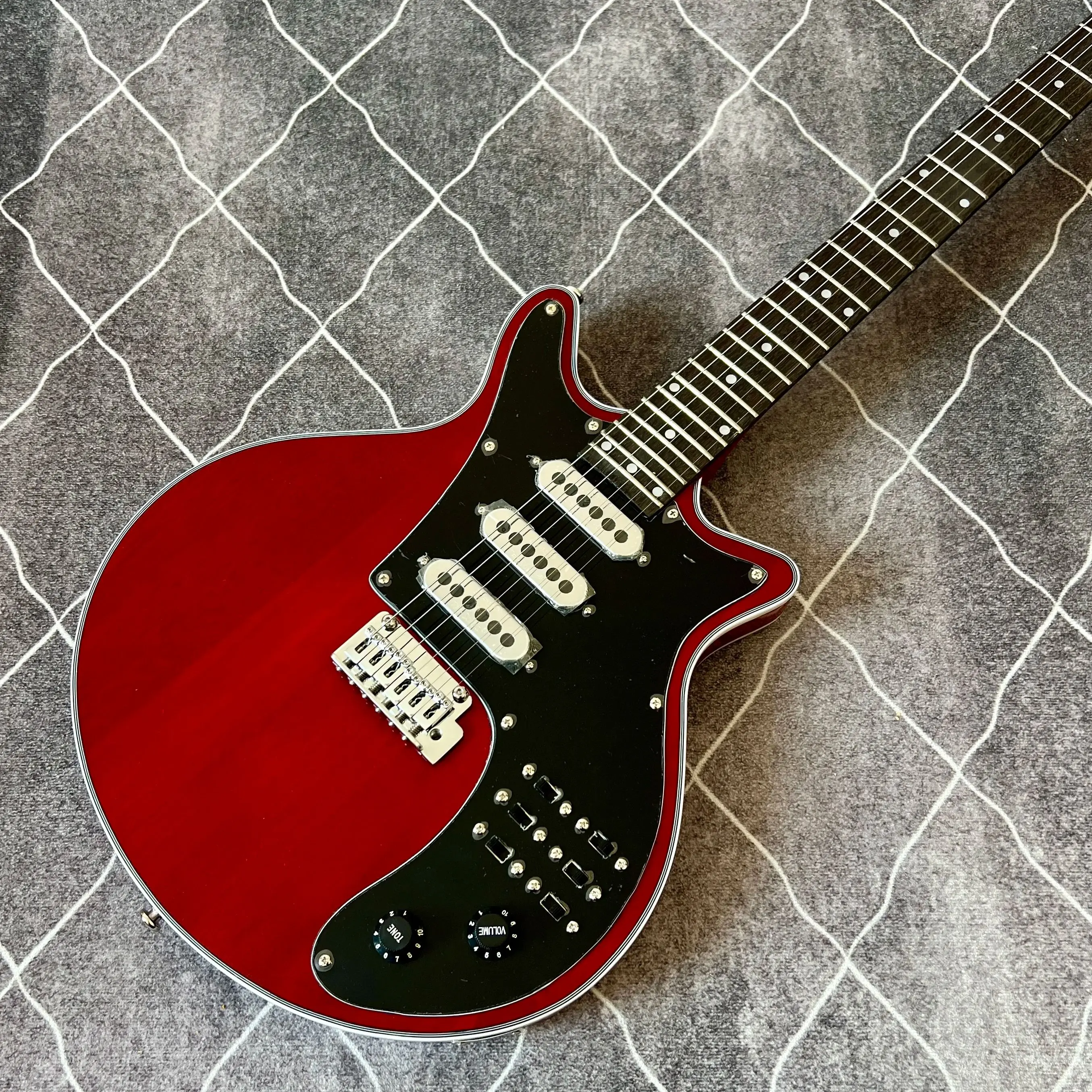 Burns Brian May 6-String Electric Guitar, Mahogany Solid Body, Rosewood Fingerboard, SSS Pickups.