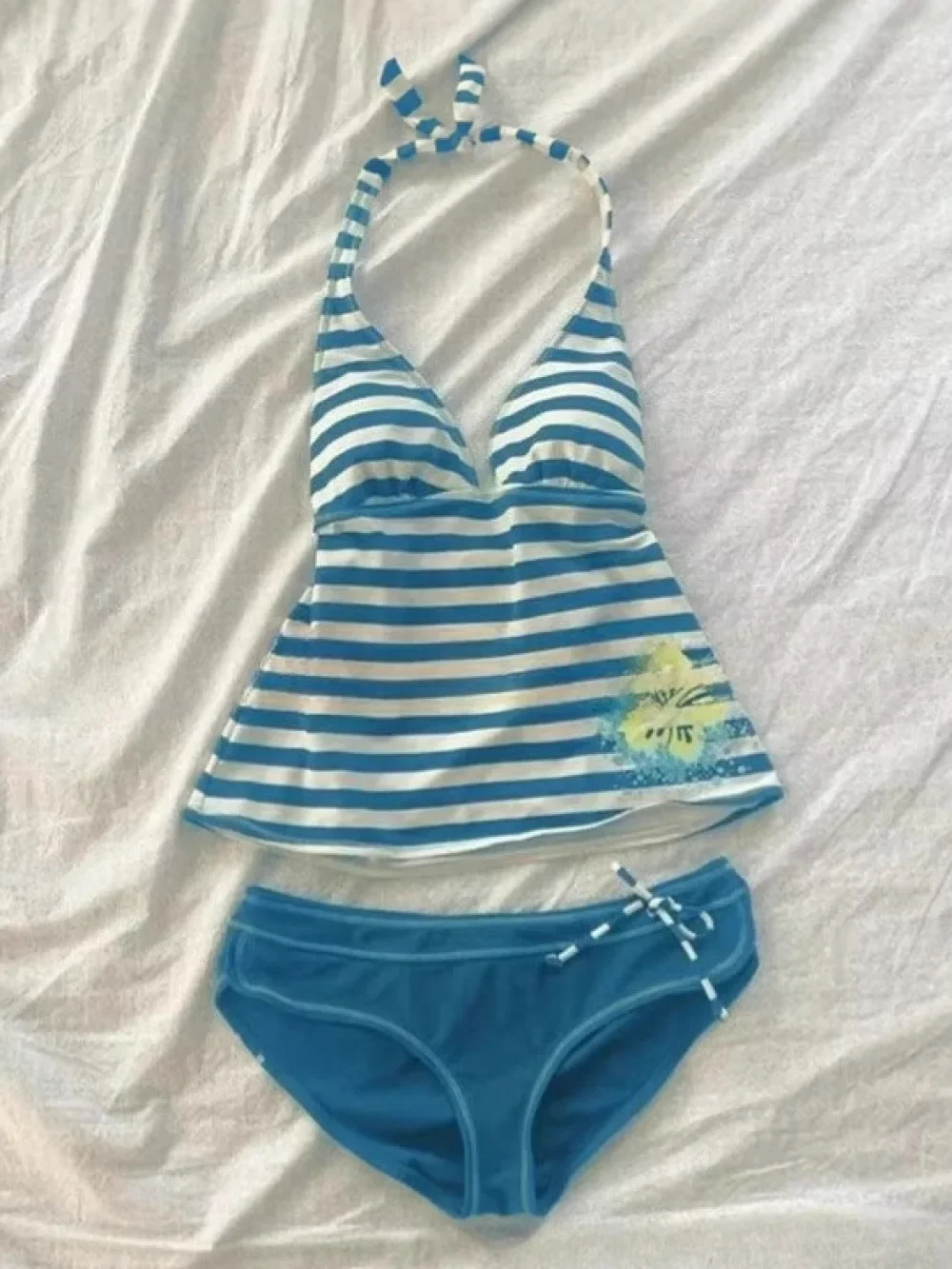 

2026 new summer Y2K sexy hanging neck, backless slim fit striped set, beach vacation party, spicy girl, fashion trend suit