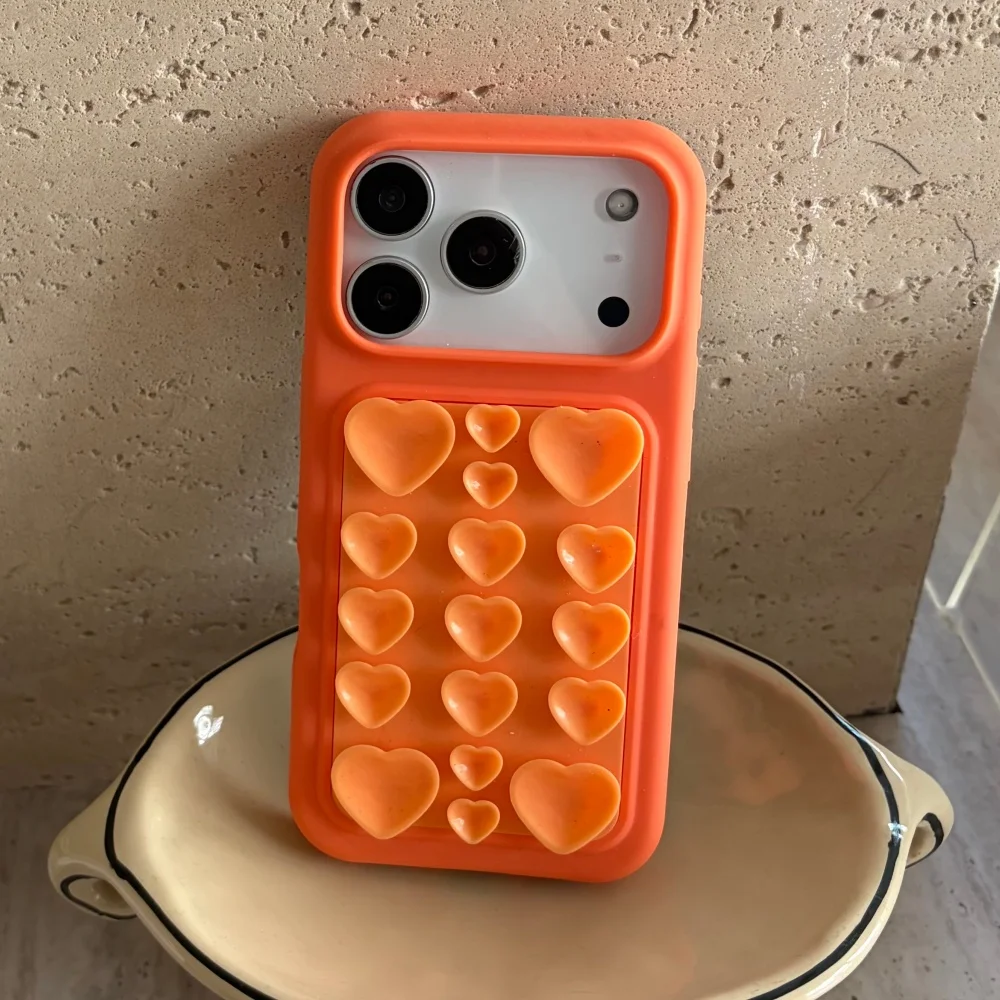 Coque en silicone antichoc souple avec ventouse 3D en forme de cœur pour iPhone 17 Pro 16 Pro Max, forte adsorption