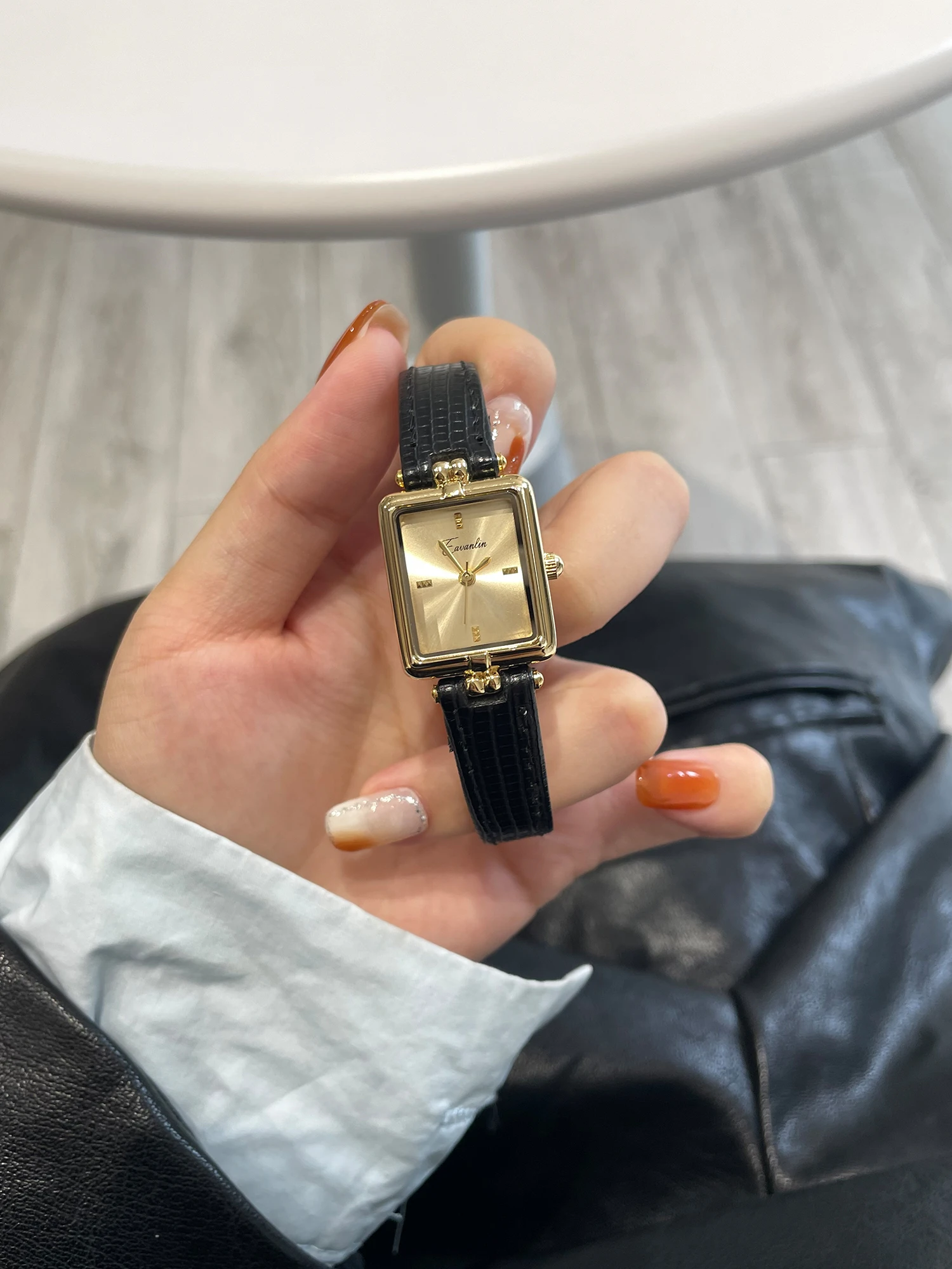 

Часы для женщин, роскошные студенческие элитные квадратные женские часы в стиле ретро, элитные женские аксессуары, подарки для женщин, подарки для женщин