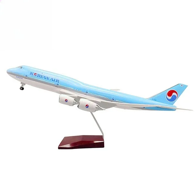 

Boeing 747-8 Korean Air, landing gear resin model with voice-activated lights, high-end gifts for civil aviation airliners
