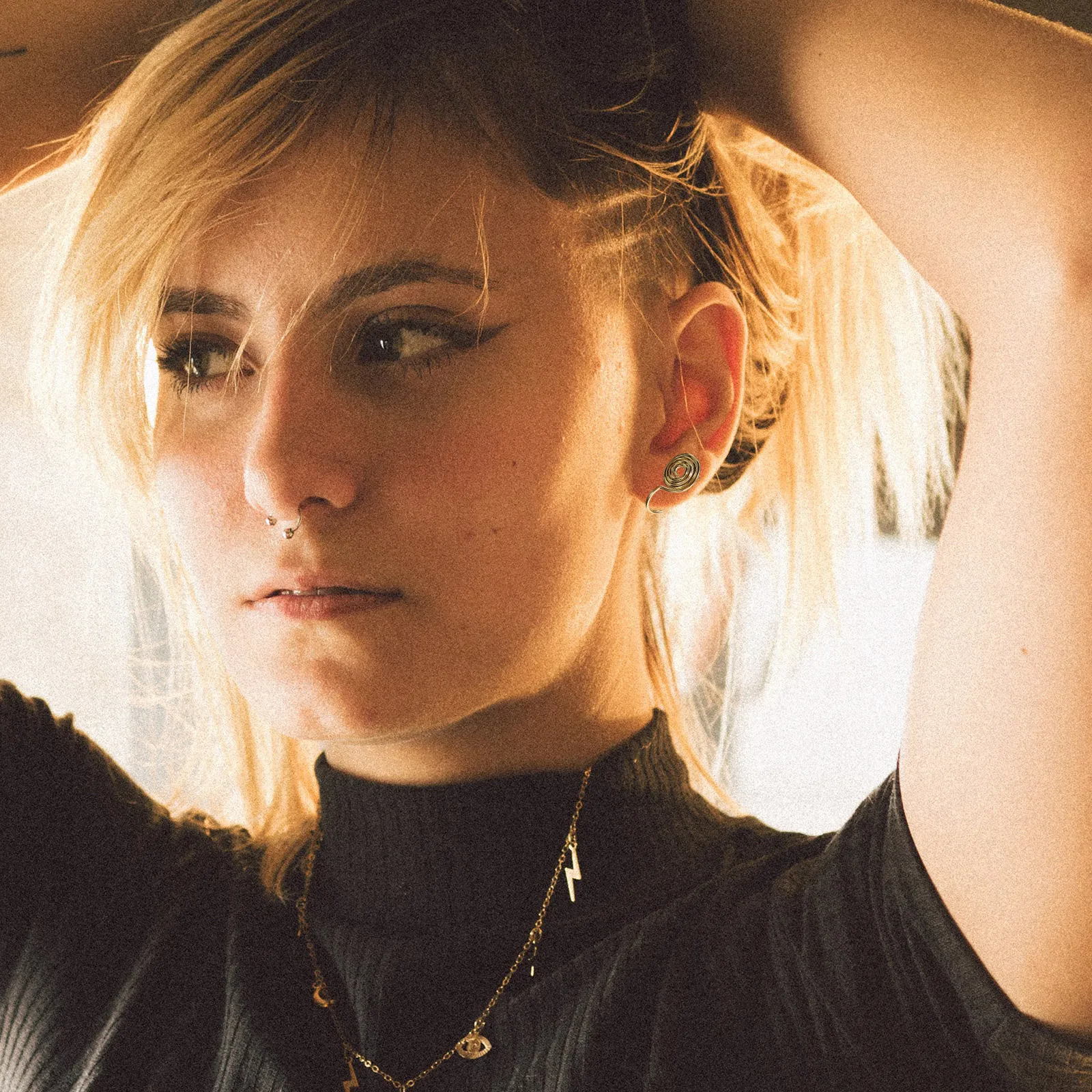 

2Pcs DIY Earring Converters Copper Earring Clips Non-Pierced Ear Clip Bases for Lightweight Safe Ear Jewelry Making Accessories