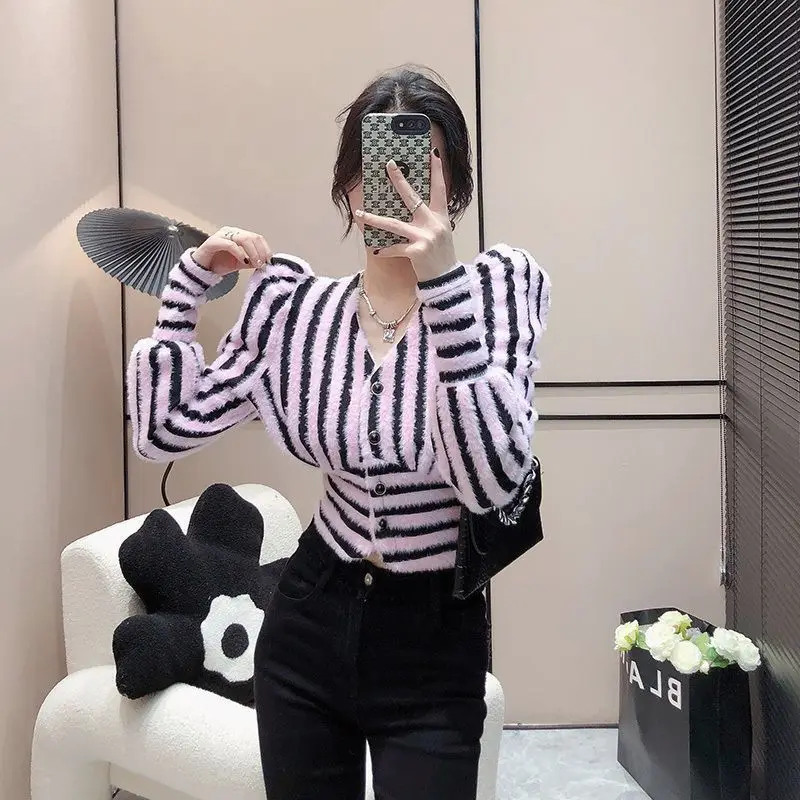 Temperament Striped Bubble Sleeve French Style Shirt for Women with a Niche Design Featuring a Slim Waist and a Short Fluffy