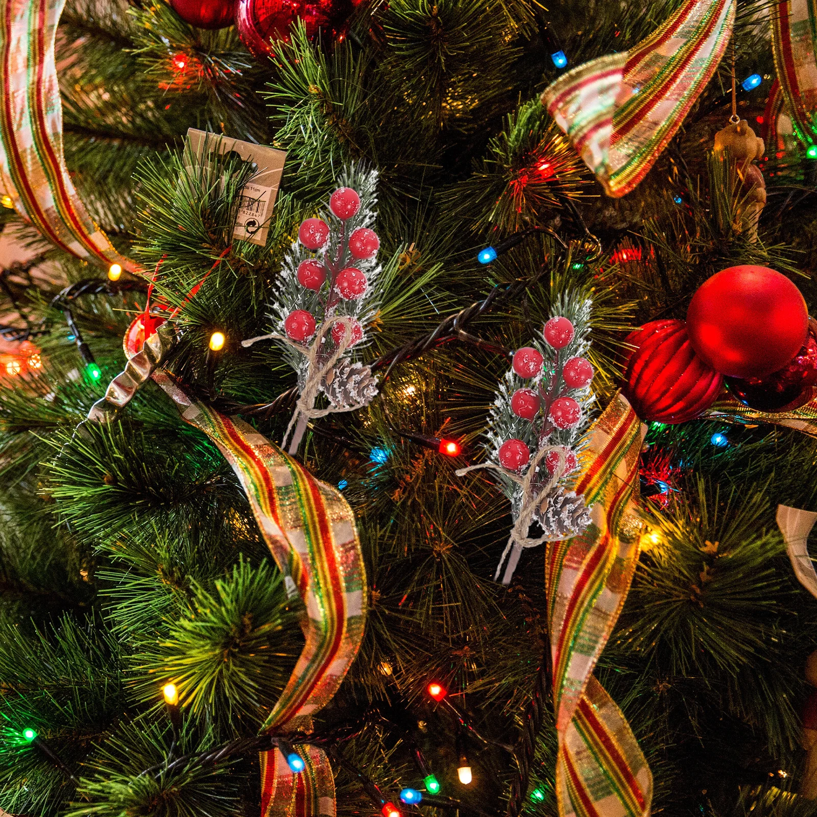 

6Pcs Christmas Berry Picks High Simulation Berries Pine Stem Reusable Artificial Flower Branches for Holiday Decor Crafts