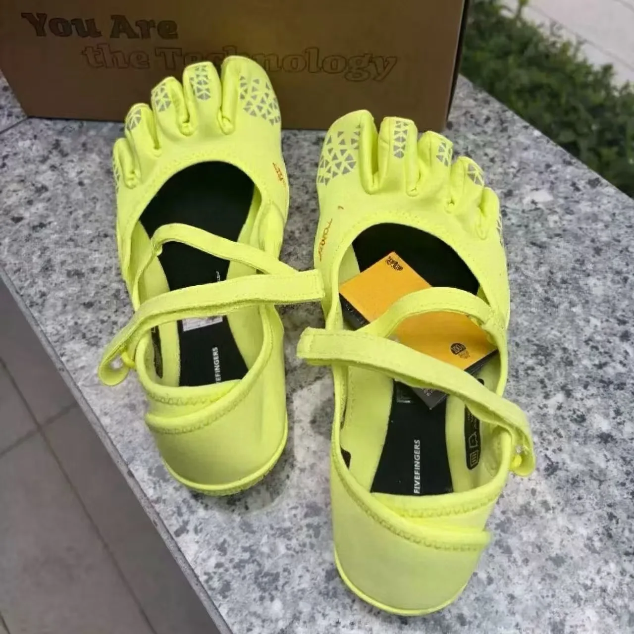 New V-Soul five-finger shoes Fivefingers Pilates indoor fitness yoga dance shoes split-toe shoes