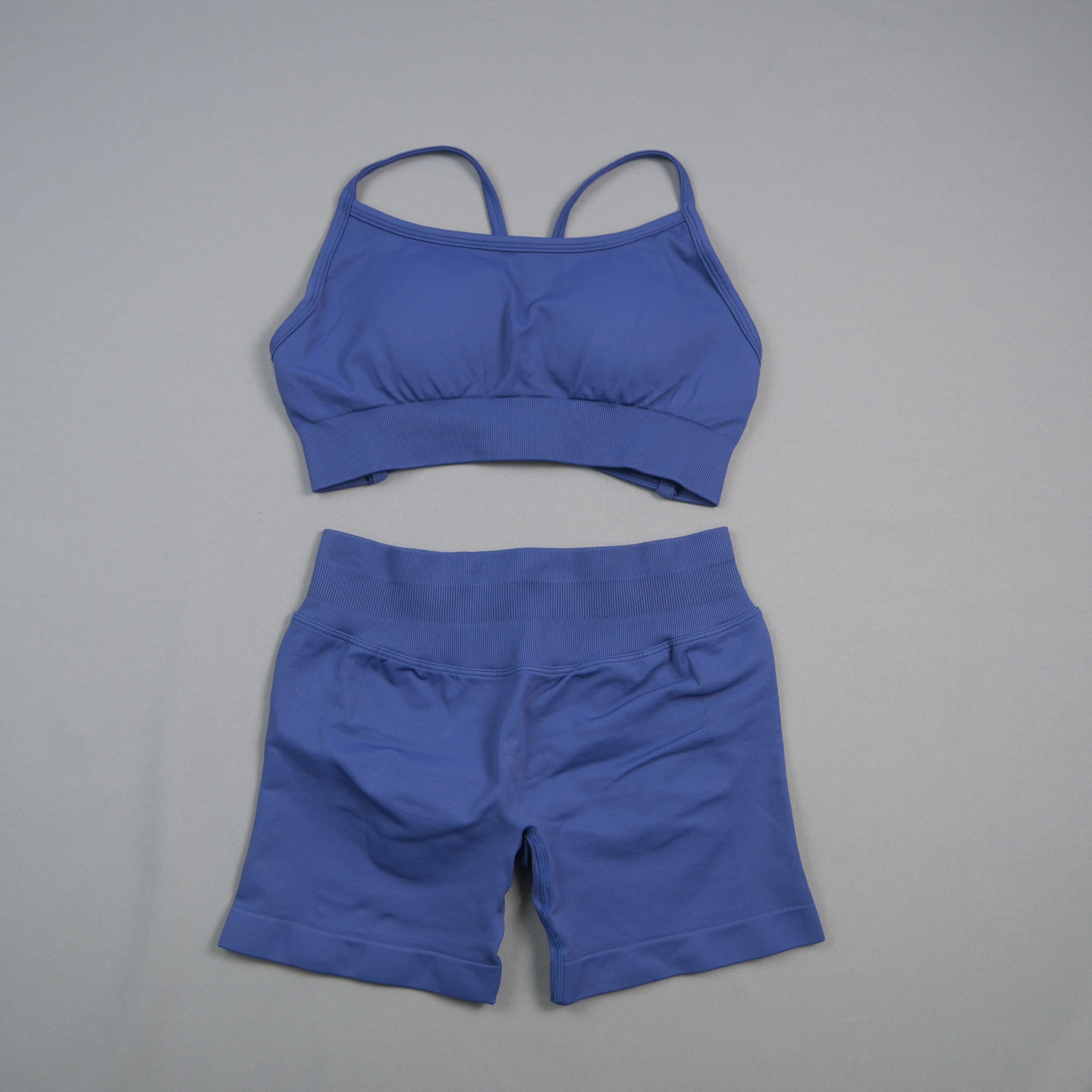 Nahtloses 2-teiliges Yoga-Set für Damen, Sport-BH mit überkreuzten Trägern, Shorts mit hoher Taille, gerippt, Bauchkontrolle, weiches, dehnbares Gym-Workout-Outfit – Detail 9
