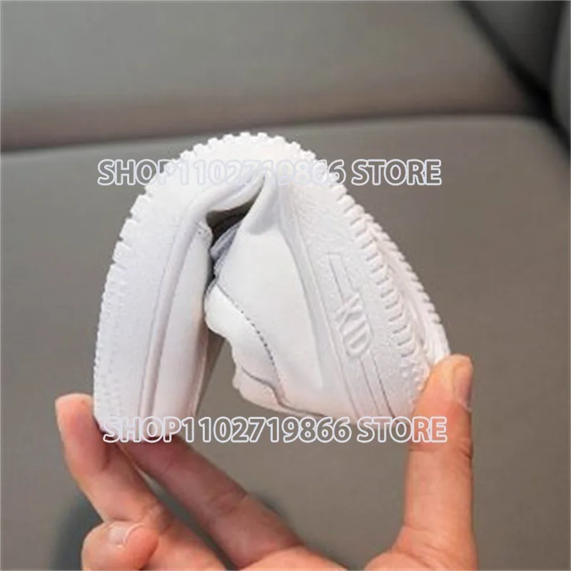 Sepatu Papan Lucu Anak Laki-laki Perempuan Jahitan Sepatu Kasual Gambar Pola Anime Kartun Hadiah Sepatu Nyaman Fashion Luar Ruangan Siswa