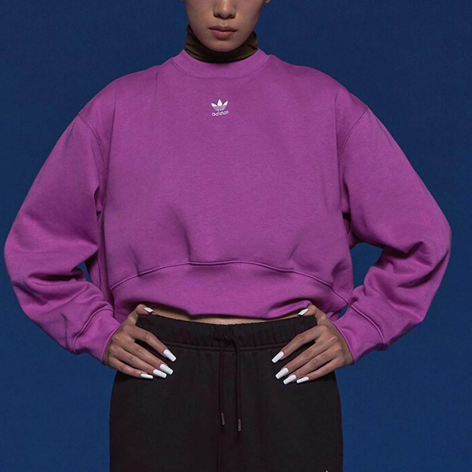 

Adidas genuine genuine Three Stripes Women's Knit Warm Casual Round Neck Sweatshirt IR5975