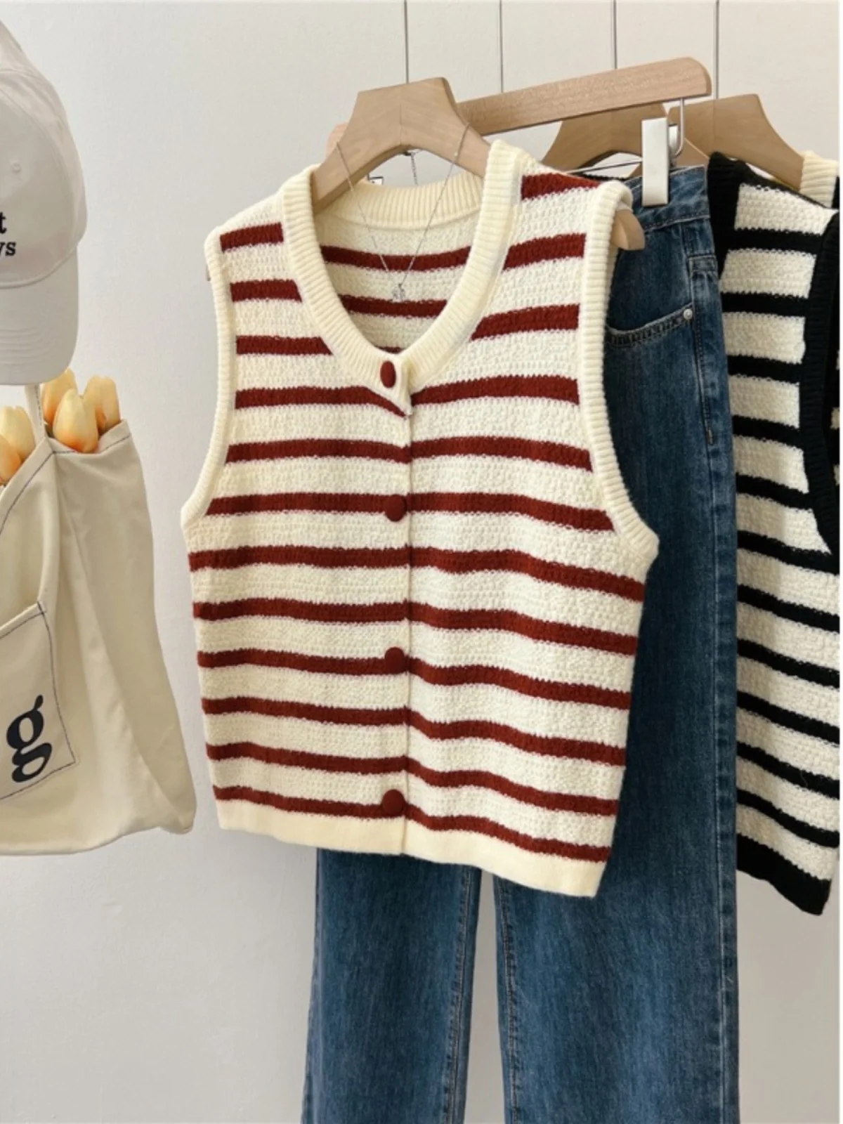 Striped Knitted Vest Sweater Women Autumn Winter Loose Elegant Single Breasted Cardigan Fashionable V-Neck Sleeveless Top Coat