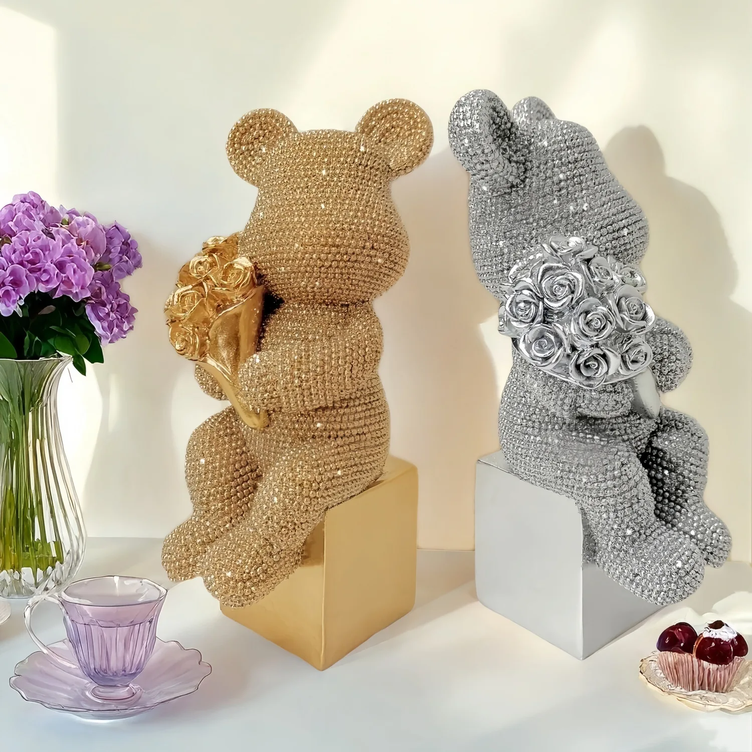 New Flower Holding Bear Resin Ornament Light Luxury Home Decor Valentine's Day Gift for Girlfriend