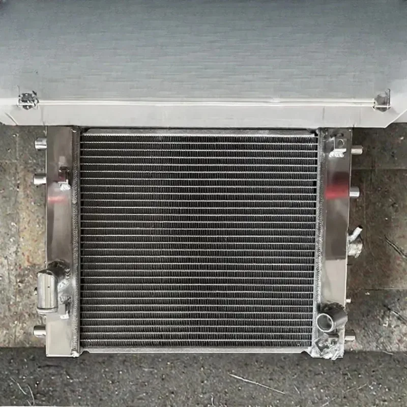 79Hot  Carry 2002-DA63T DA65T Auto Car Aluminum Radiator Model 17700-67H02 17700-67H01 17700-67H00