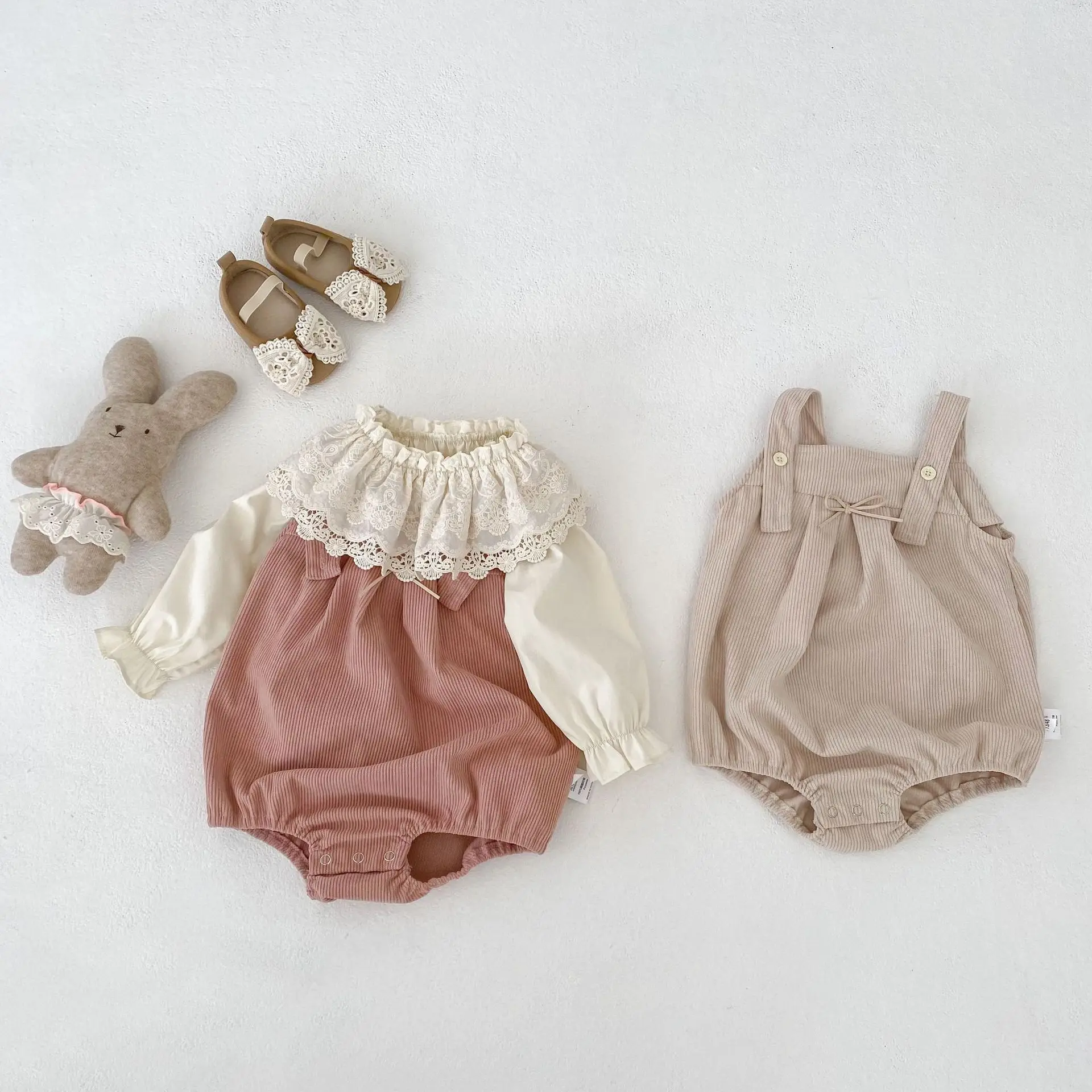 2026 Spring New Baby Girl Sleeveless Corduroy Bodysuit Solid Infant Girls Cute Bow Strap Jumpsuit Newborn Clothes 0-24M
