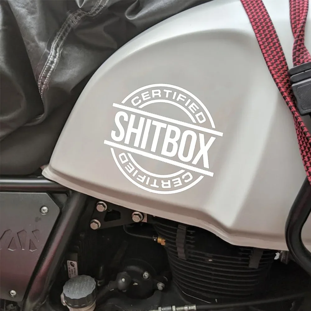 قطعة واحدة من ملصقات الفينيل Witty "Certified Shitbox" - فيبي لعوب لمصدات السيارة/الويندوز/أجهزة الكمبيوتر المحمولة/صناديق الأدوات