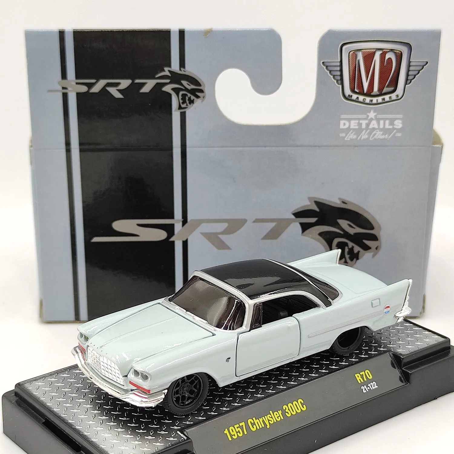 

M2 Machines 1:64 Scale Diecast Alloy 1957 Chrysler 300c Coupe Toys Cars Model Classics Adult Gifts Souvenir Static Display