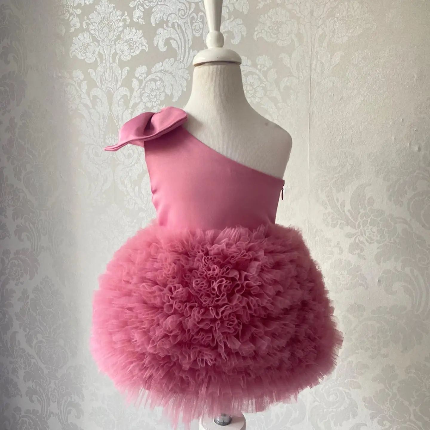 Vestido de Baile Rosa de Um Ombro Infantil, Vestidos De Menina De Flores, Vestidos De Festa De Aniversário, Arcos Em Camadas, Babados, Vestidos De Primeira Comunhão Infantil