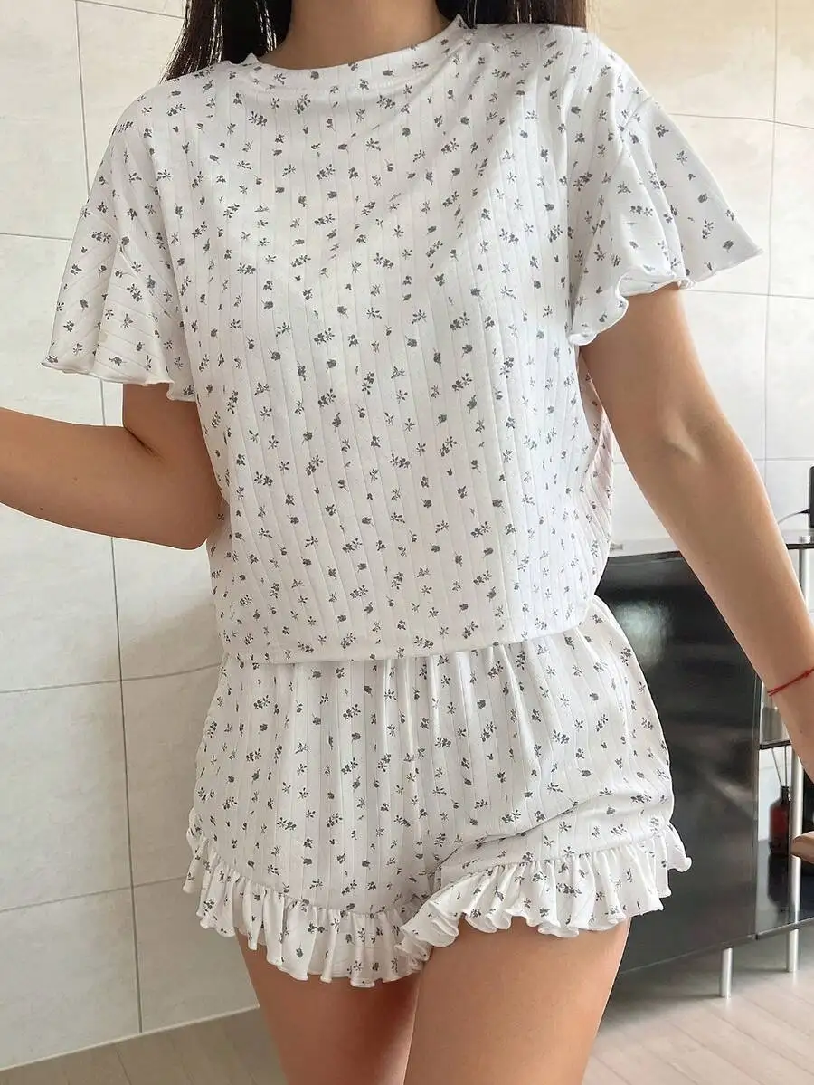 

2pcs Women Ditsy Floral Ruffle Trim Pajama Set Top And Shorts