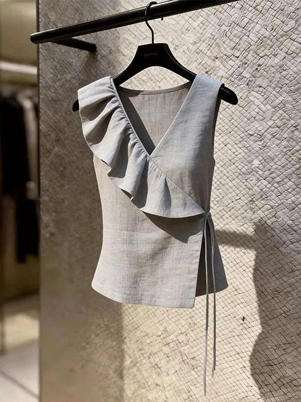 

Elegant Grey Sleeveless Shirt Women's Fashionable Design Summer New Arrival Large Size Commute Style V-neck Breathable Skin-f...